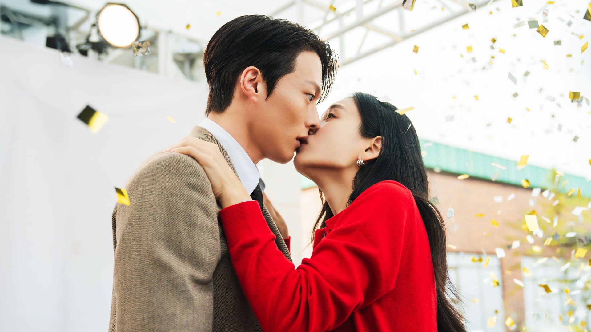 Nụ Hôn Bùng Nổ - Dynamite Kiss