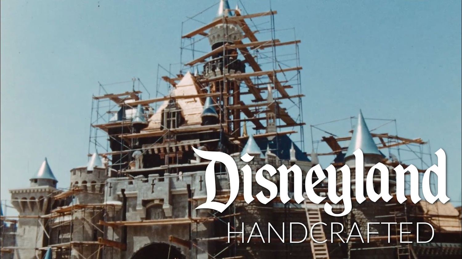 Đồ Thủ Công Disneyland - Disneyland Handcrafted