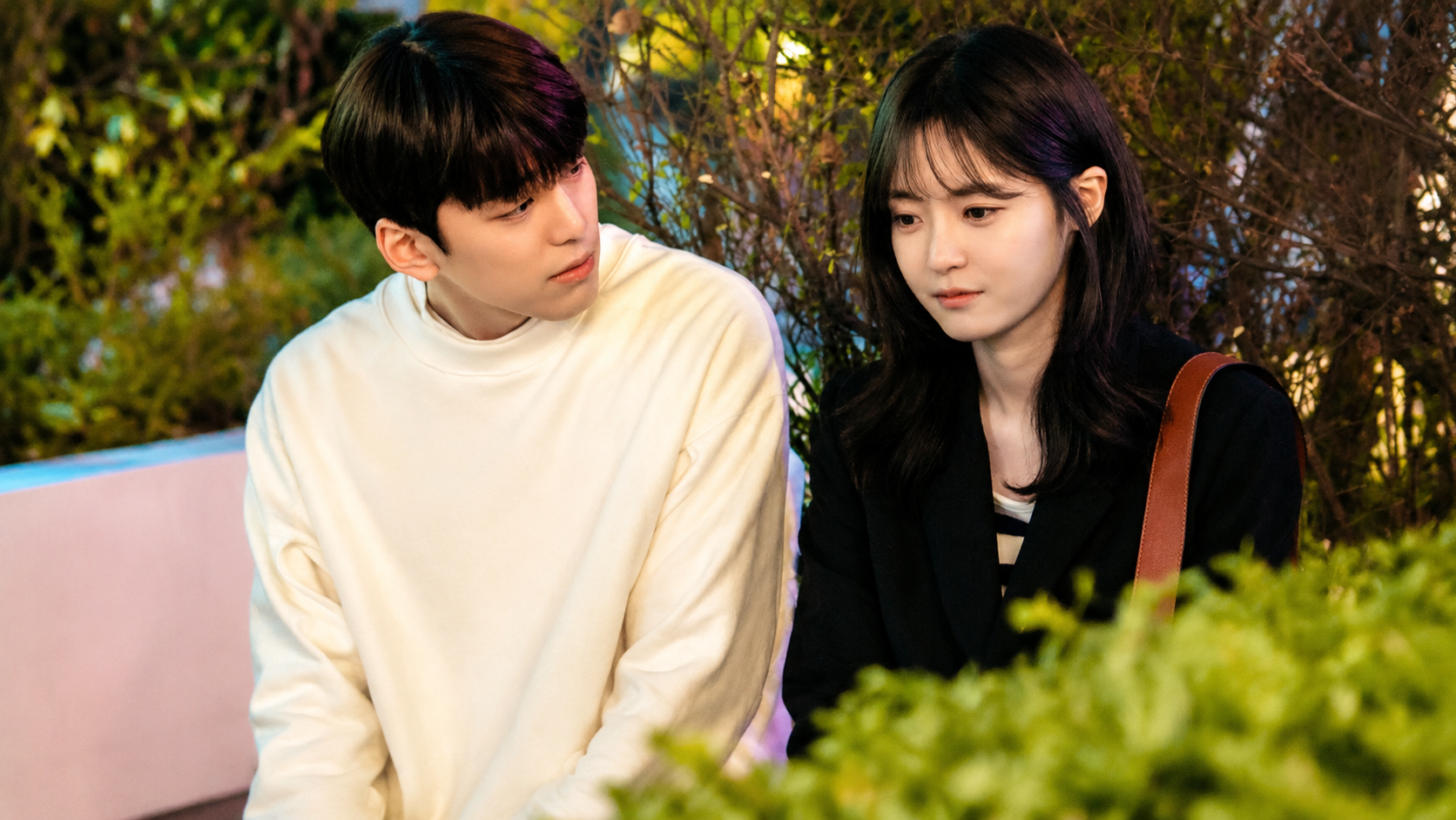 Ảnh nền Idol Thần Thánh
