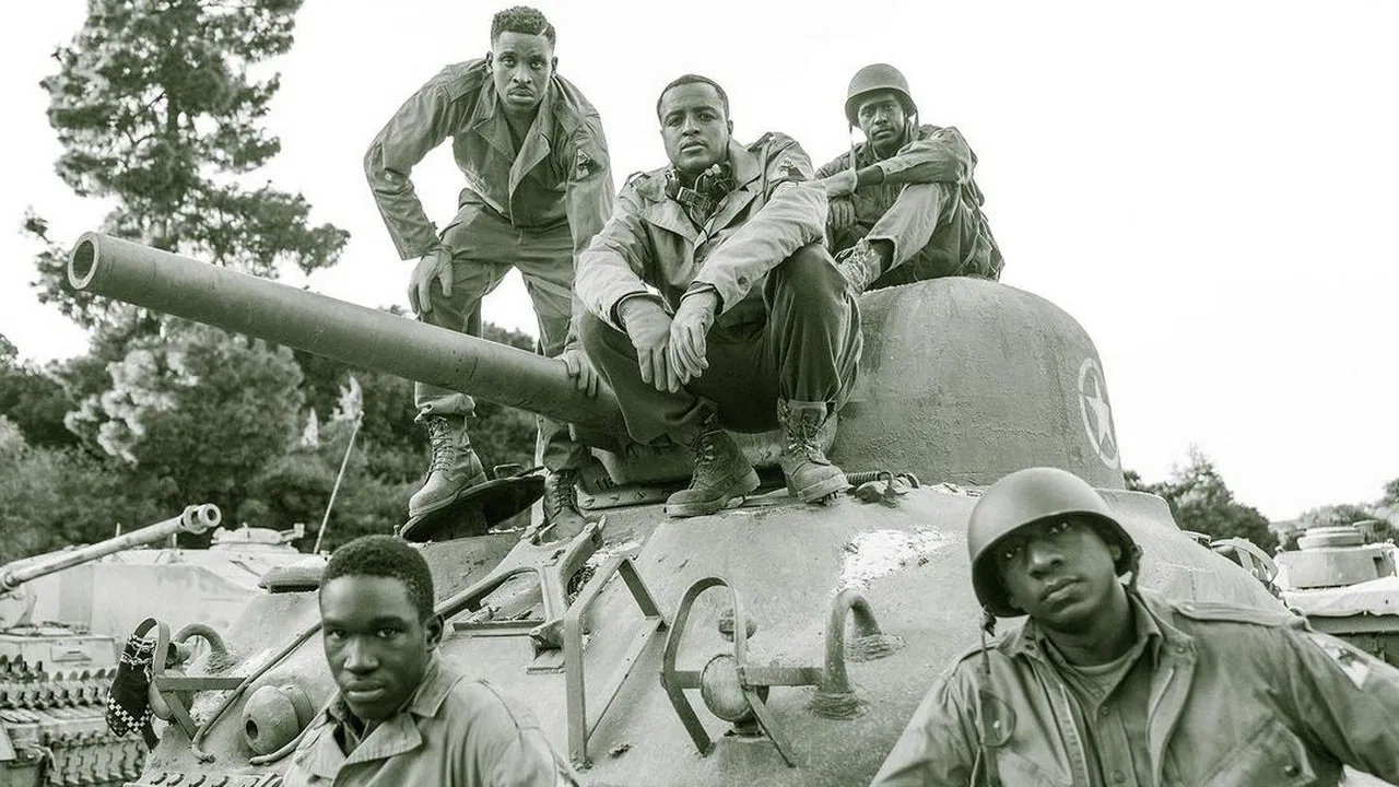 Chiến Binh Da Màu Thế Chiến II - Black Panthers of WWII